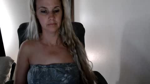 LoVe On  online show from 6, 7, 2026