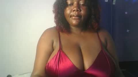 Snapshot of lovecumsluttie chatting on 11, 5, 2026 mila online show from 11, 5, 2026