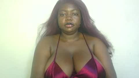 Snapshot of lovecumsluttie chatting on 24, 5, 2026 mila online show from 24, 5, 2026
