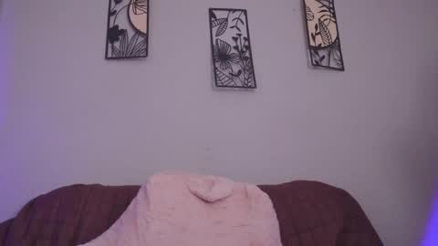 Snapshot of loveegirll chatting on 30, 5, 2026 katalina online show from 30, 5, 2026