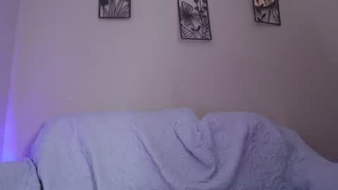 Snapshot of loveegirll chatting on 18, 6, 2026 katalina online show from 18, 6, 2026