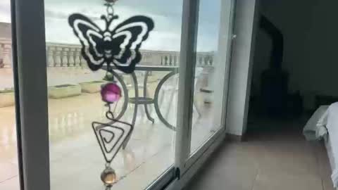 Loveisperfect online show from 8, 11, 2025