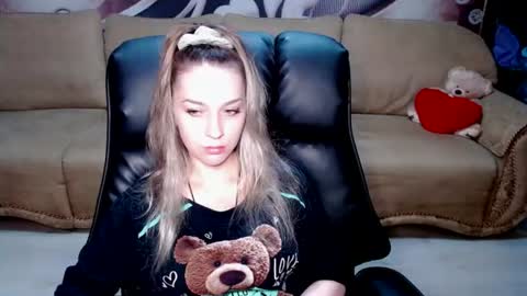 Snapshot of lovellymalina chatting on 8, 6, 2026 private open online show from 8, 6, 2026
