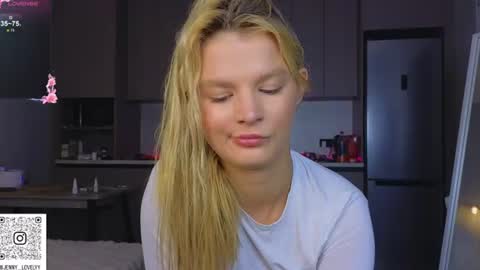 Snapshot of lovely_babyy chatting on 21, 6, 2026 Jenny online show from 21, 6, 2026