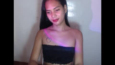 Snapshot of lovelycarmilla chatting on 22, 10, 2025 Carnilla online show from 22, 10, 2025