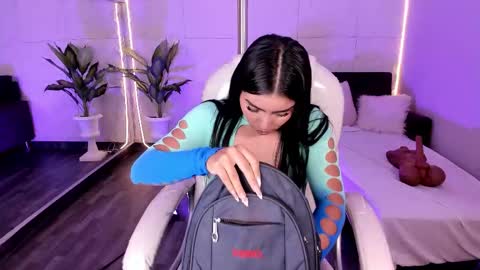 Snapshot of lovelyeyesx chatting on 28, 11, 2025 Lovely online show from 28, 11, 2025