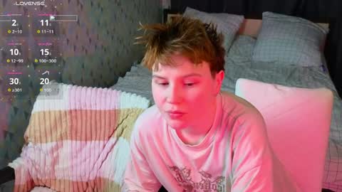 Snapshot of lovelygirllss chatting on 26, 4, 2026 your sweet girls online show from 26, 4, 2026