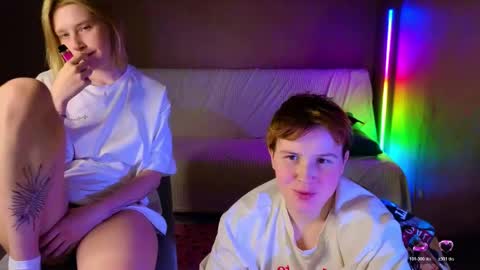 Snapshot of lovelygirllss chatting on 11, 5, 2026 your sweet girls online show from 11, 5, 2026