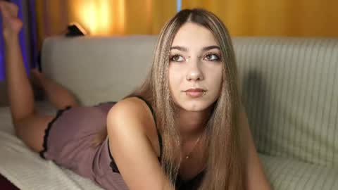 lovelygracee online show from 18, 4, 2026