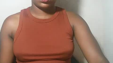 lovelylarra online show from 18, 2, 2026