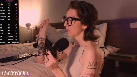 lovelylittlelucyy online show from 19, 3, 2026