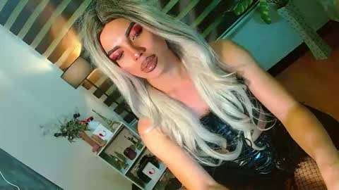 lovelymiss_shyna11 online show from 26, 4, 2026