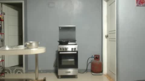 Angelquey online show from 4, 3, 2025