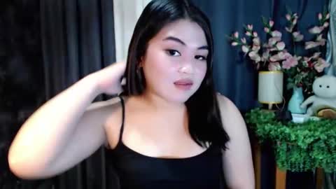 Snapshot of lovelyrhean chatting on 12, 10, 2025 Rhean online show from 12, 10, 2025