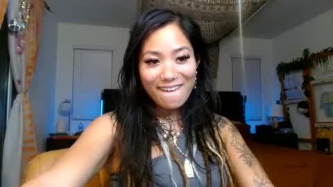 lovelyxmacii online show from 12, 9, 2025