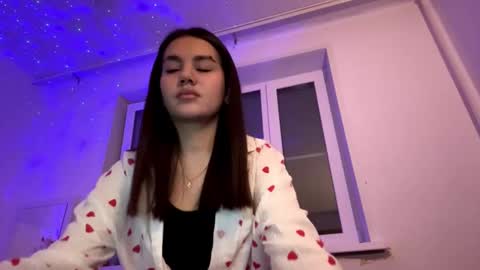 Snapshot of lovelyy_lovely chatting on 13, 11, 2025 Kalie online show from 13, 11, 2025