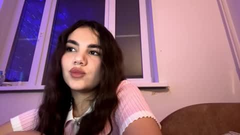 Snapshot of lovelyy_lovely chatting on 19, 11, 2025 Kalie online show from 19, 11, 2025