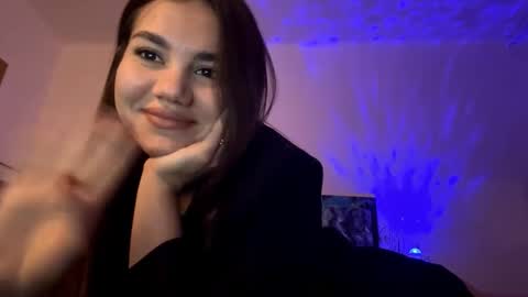 Snapshot of lovelyy_lovely chatting on 23, 11, 2025 Kalie online show from 23, 11, 2025