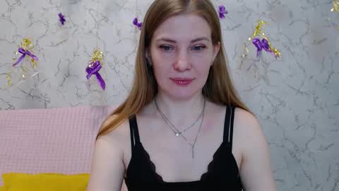 Snapshot of lovepeanutgirl chatting on 22, 12, 2025 Mary Love online show from 22, 12, 2025