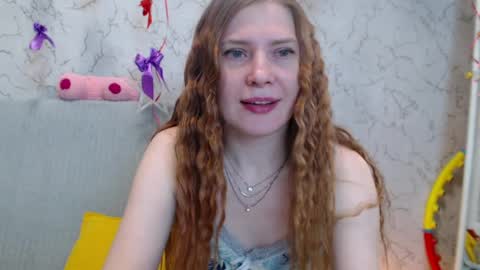 Snapshot of lovepeanutgirl chatting on 7, 4, 2026 Mary Love online show from 7, 4, 2026