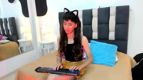 Snapshot of loverisu chatting on 1, 3, 2025 loverisu online show from 1, 3, 2025