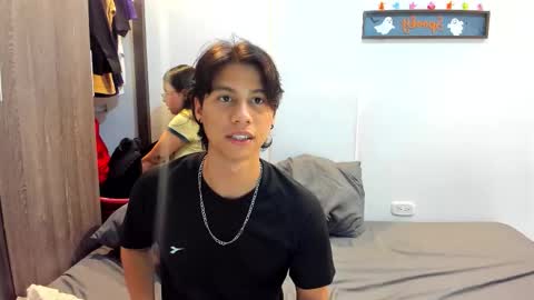 Snapshot of lovers_clover_x chatting on 12, 9, 2025 Lovers Clover X online show from 12, 9, 2025