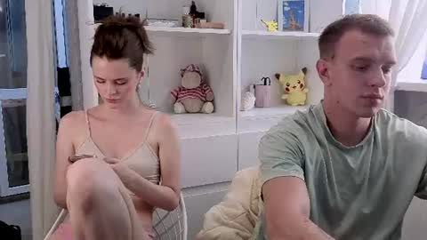 Max and Mia online show from 17, 6, 2026
