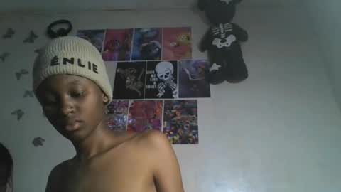 Snapshot of lovers_oncam chatting on 8, 5, 2026 RedJoy online show from 8, 5, 2026