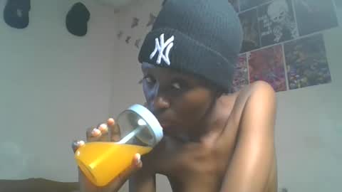 Snapshot of lovers_oncam chatting on 25, 5, 2026 RedJoy online show from 25, 5, 2026