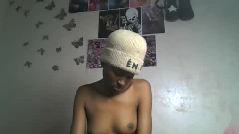 Snapshot of lovers_oncam chatting on 2, 6, 2026 RedJoy online show from 2, 6, 2026