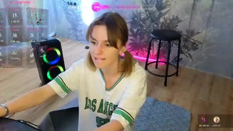 Snapshot of lovesdogs34 chatting on 7, 5, 2026 Kate OnFire online show from 7, 5, 2026
