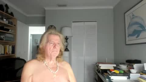 Snapshot of lovestylistwomen chatting on 30, 12, 2024 Michael online show from 30, 12, 2024