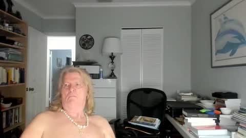 Snapshot of lovestylistwomen chatting on 18, 10, 2025 Michael online show from 18, 10, 2025