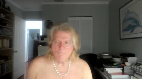 Snapshot of lovestylistwomen chatting on 14, 11, 2025 Michael online show from 14, 11, 2025