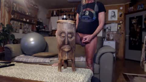 Snapshot of lovetobenaked10 chatting on 26, 1, 2025 aaron online show from 26, 1, 2025