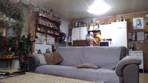 Snapshot of lovetobenaked10 chatting on 26, 2, 2025 aaron online show from 26, 2, 2025