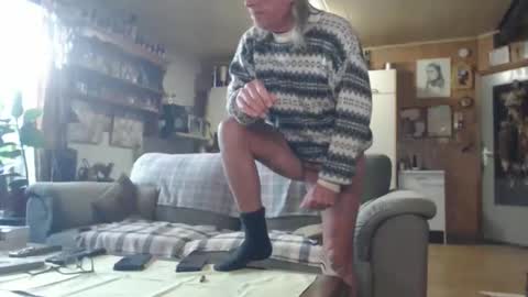 Snapshot of lovetobenaked10 chatting on 24, 11, 2025 aaron online show from 24, 11, 2025