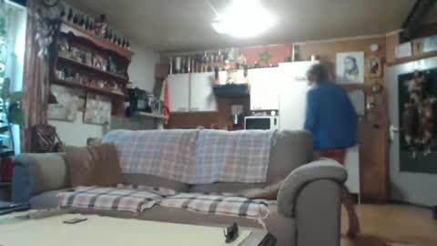 Snapshot of lovetobenaked10 chatting on 29, 11, 2025 aaron online show from 29, 11, 2025