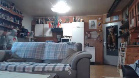 Snapshot of lovetobenaked10 chatting on 8, 1, 2026 aaron online show from 8, 1, 2026