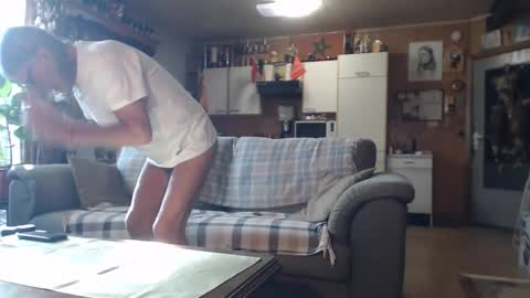 Snapshot of lovetobenaked10 chatting on 18, 2, 2026 aaron online show from 18, 2, 2026