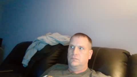 lovetocum37 online show from 12, 2, 2025