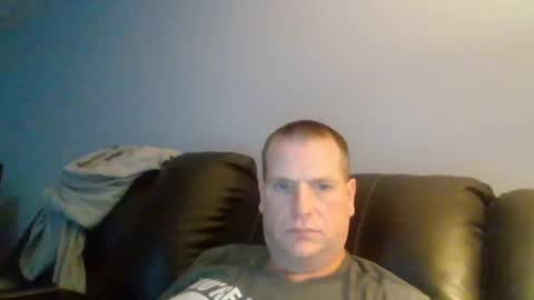 lovetocum37 online show from 10, 3, 2025