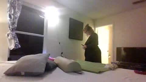 Snapshot of loveyourkittty chatting on 4, 4, 2026 StacyMaeWish online show from 4, 4, 2026