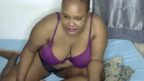 Snapshot of loveytiana chatting on 2, 6, 2026 loveytiana online show from 2, 6, 2026