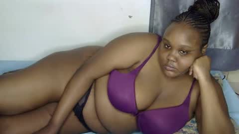 Snapshot of loveytiana chatting on 3, 6, 2026 loveytiana online show from 3, 6, 2026