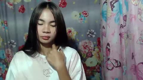 Snapshot of loving_rhean chatting on 6, 5, 2026 loving_rhean online show from 6, 5, 2026