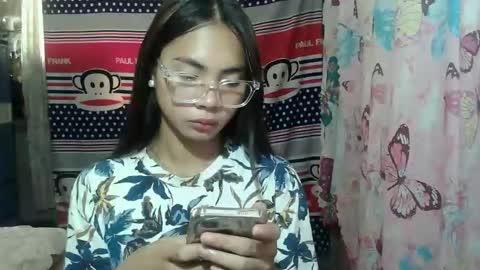 Snapshot of loving_rhean chatting on 4, 6, 2026 loving_rhean online show from 4, 6, 2026
