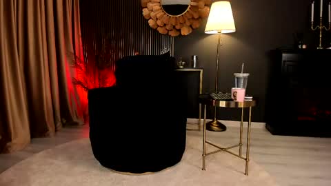 Nora online show from 19, 4, 2026