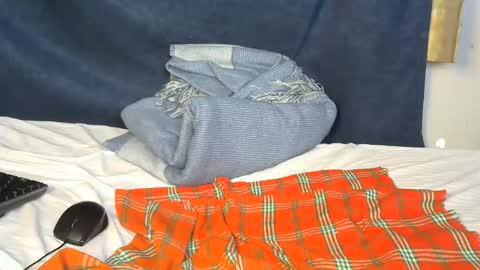 lovly_lastborn online show from 23, 9, 2025