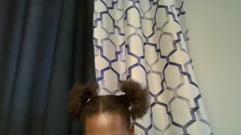 lovly_mamii online show from 13, 3, 2026